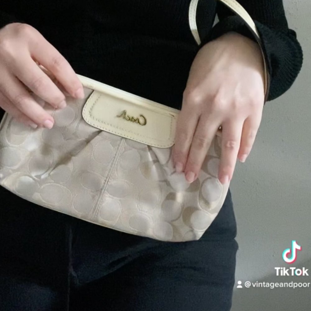 Vintage Authentic Coach Canvas 'C' Print Cream Pochette Shoulder Bag Wristlet